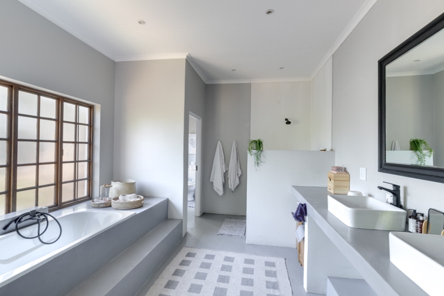 To Let 4 Bedroom Property for Rent in Bryanston Gauteng