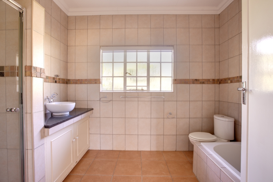 To Let 4 Bedroom Property for Rent in Bryanston Gauteng