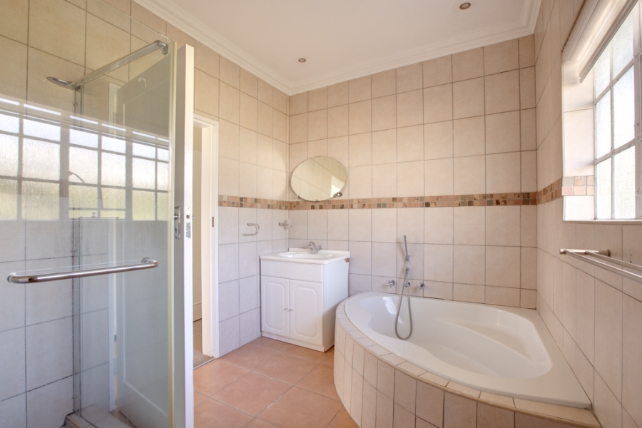 To Let 4 Bedroom Property for Rent in Bryanston Gauteng
