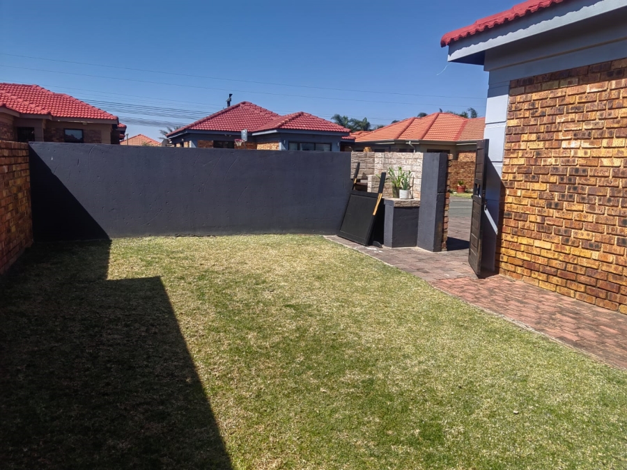 2 Bedroom Property for Sale in Southdowns Estate Gauteng