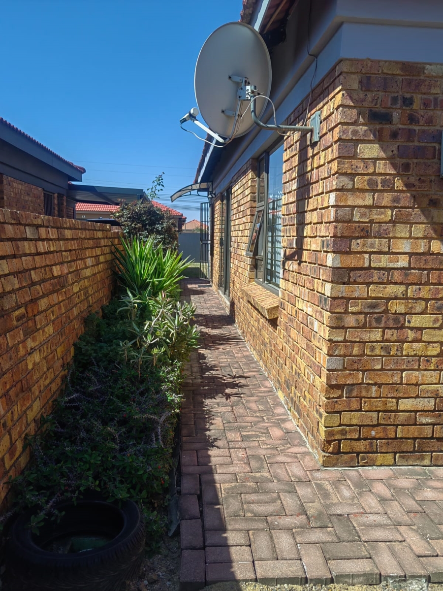 2 Bedroom Property for Sale in Southdowns Estate Gauteng