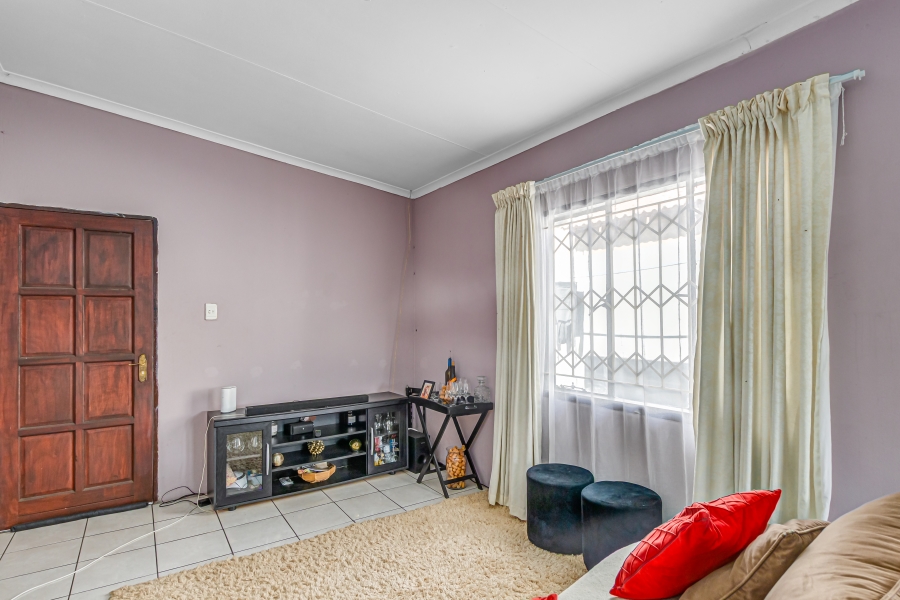 7 Bedroom Property for Sale in Cosmo City Gauteng