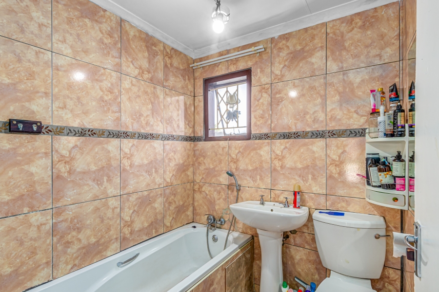 7 Bedroom Property for Sale in Cosmo City Gauteng