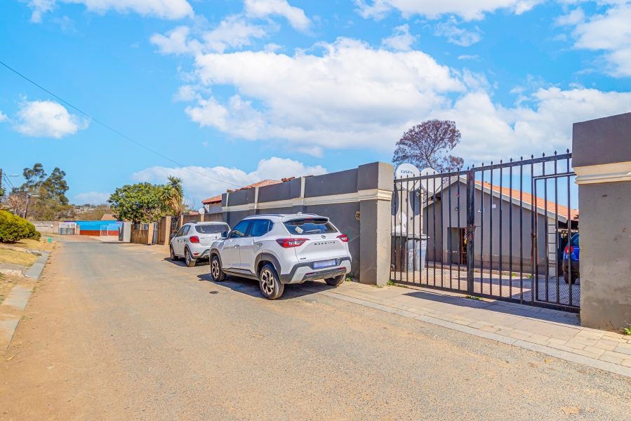 7 Bedroom Property for Sale in Cosmo City Gauteng
