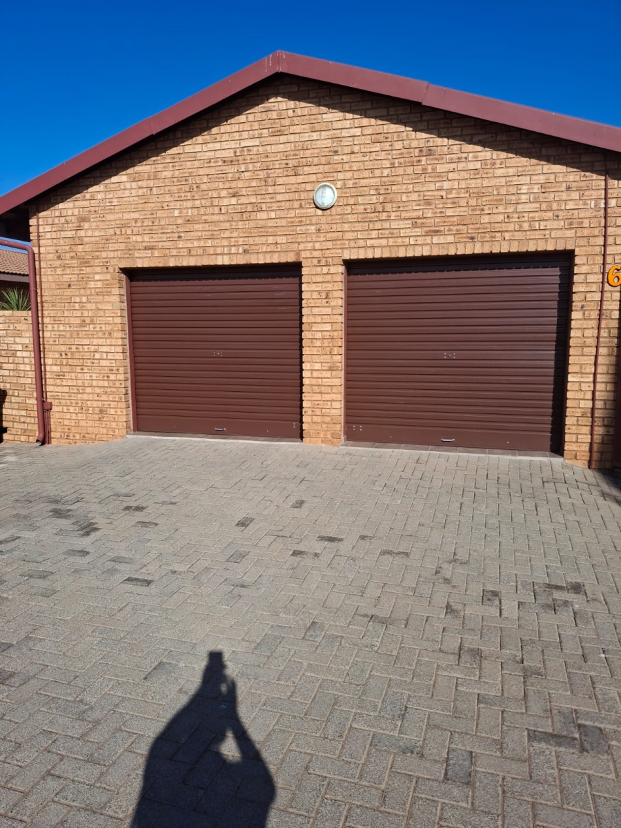 3 Bedroom Property for Sale in Eike Park Gauteng