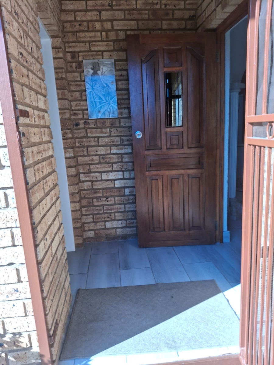 3 Bedroom Property for Sale in Eike Park Gauteng