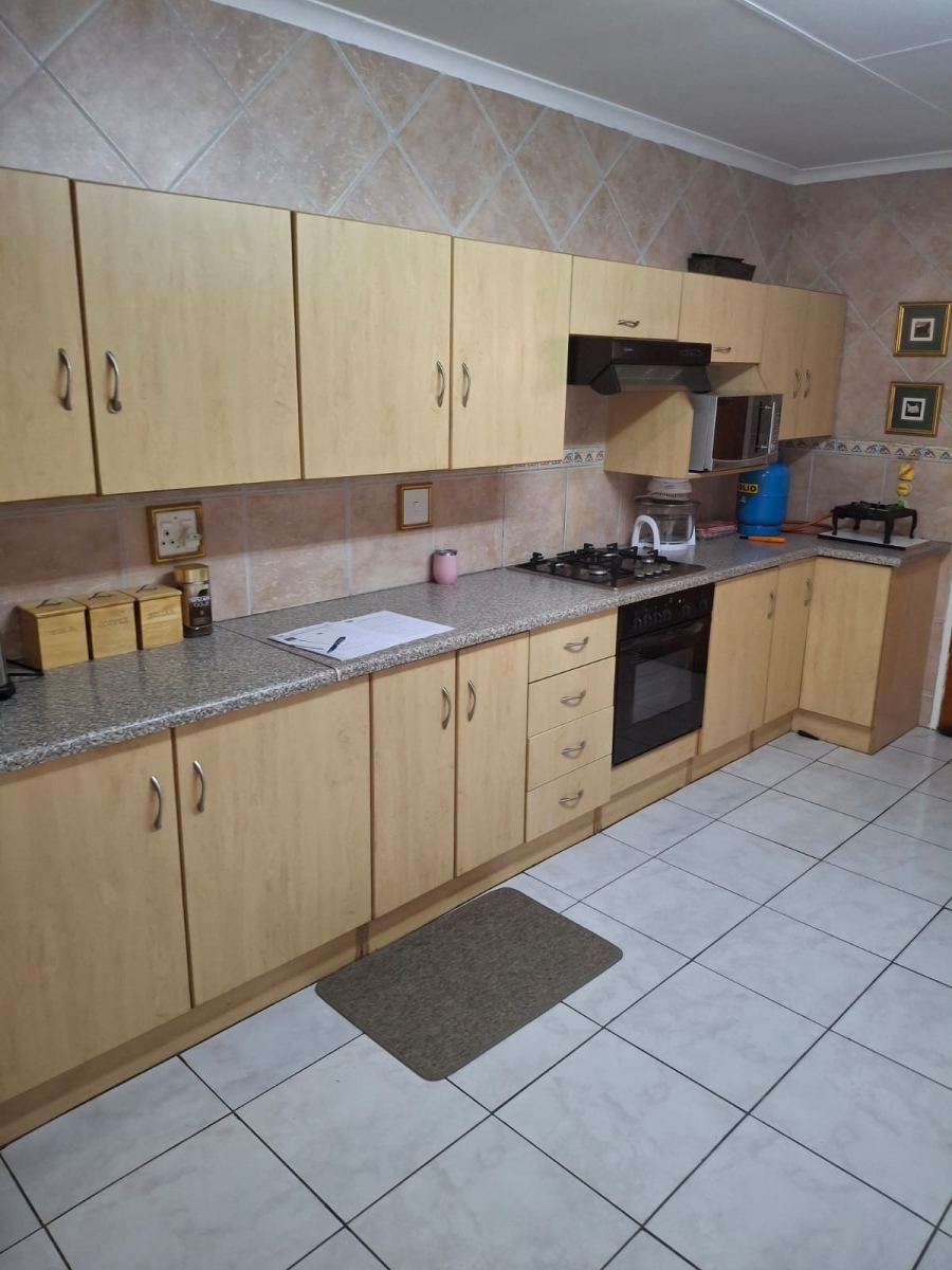 3 Bedroom Property for Sale in Eike Park Gauteng