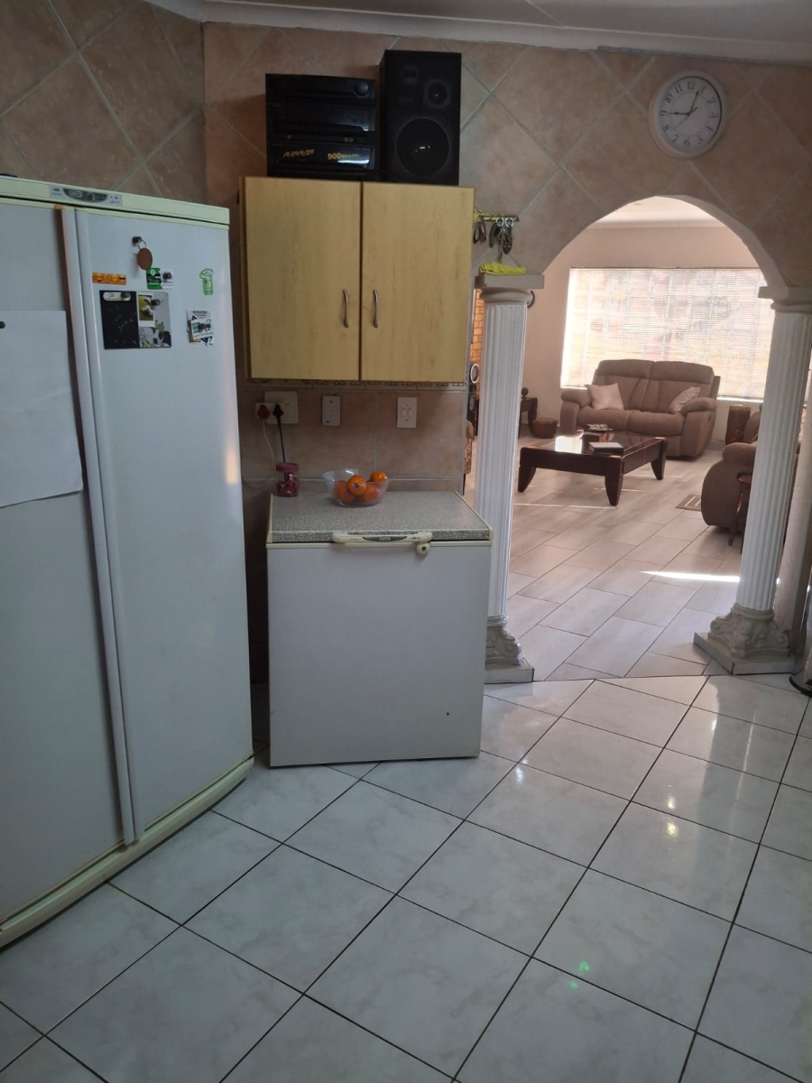 3 Bedroom Property for Sale in Eike Park Gauteng