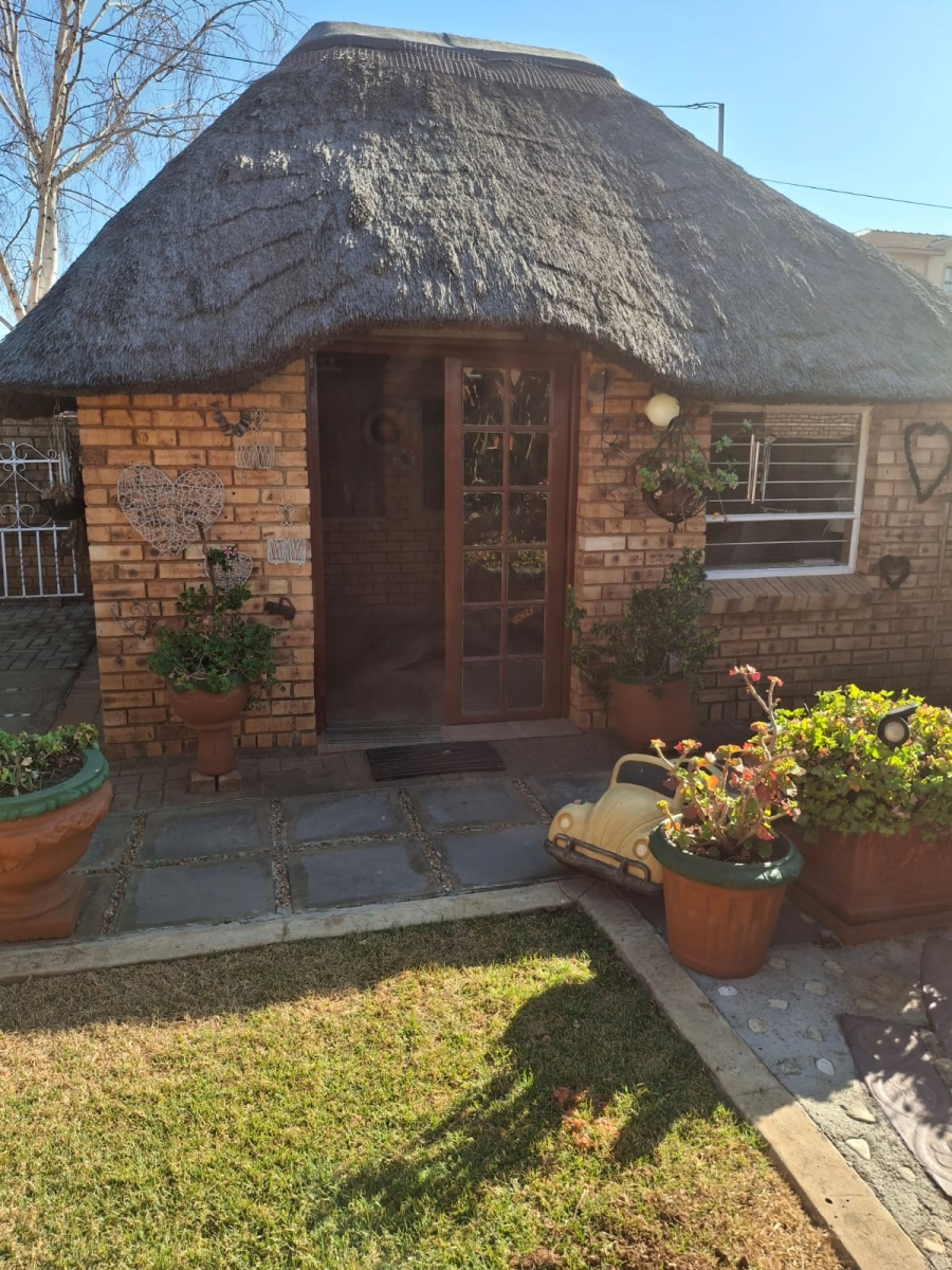 3 Bedroom Property for Sale in Eike Park Gauteng