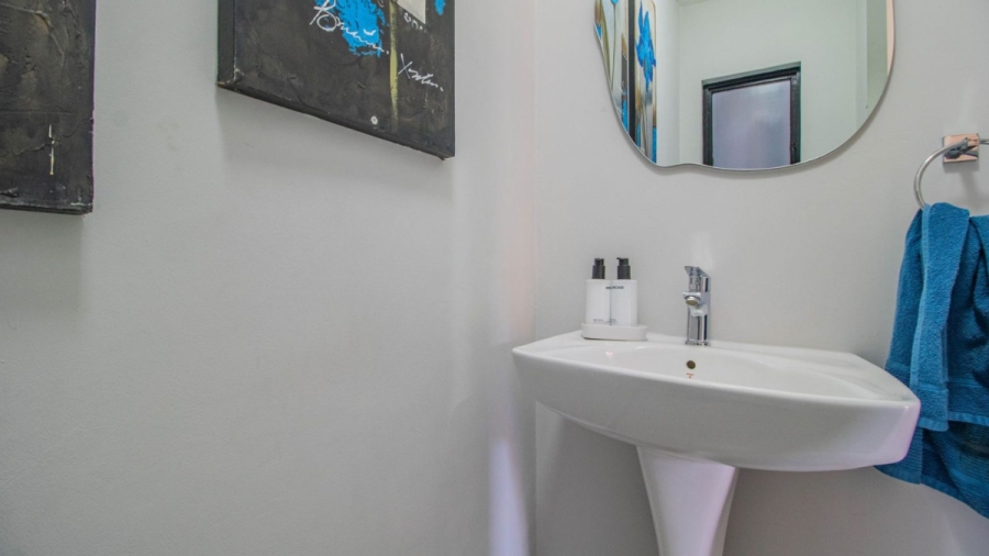 2 Bedroom Property for Sale in Buurendal Gauteng