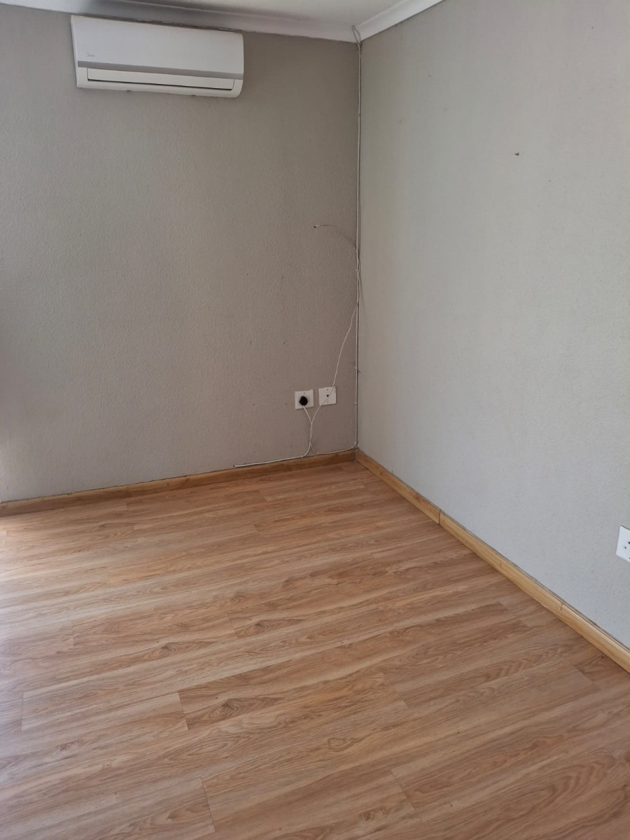 2 Bedroom Property for Sale in Eike Park Gauteng