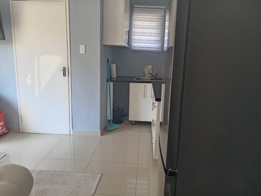 1 Bedroom Property for Sale in Glen Austin Gauteng