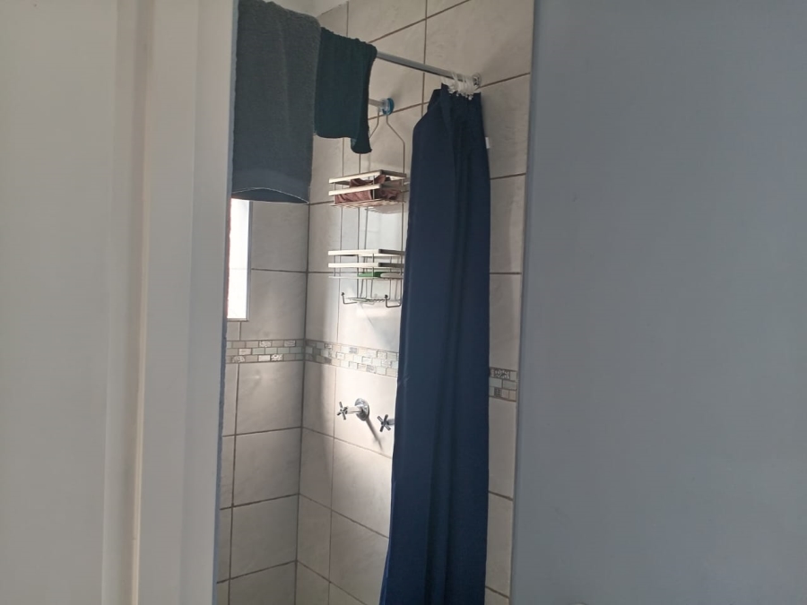 1 Bedroom Property for Sale in Glen Austin Gauteng