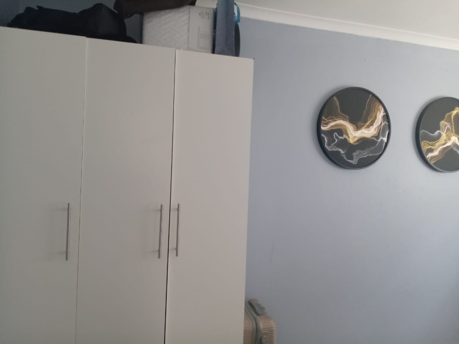 1 Bedroom Property for Sale in Glen Austin Gauteng