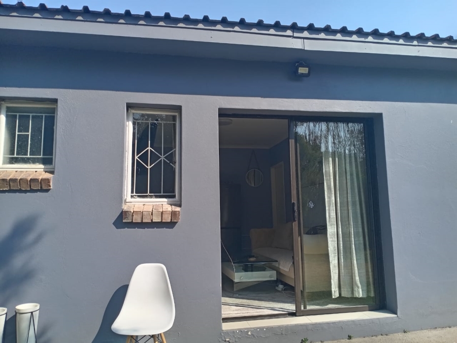 1 Bedroom Property for Sale in Glen Austin Gauteng