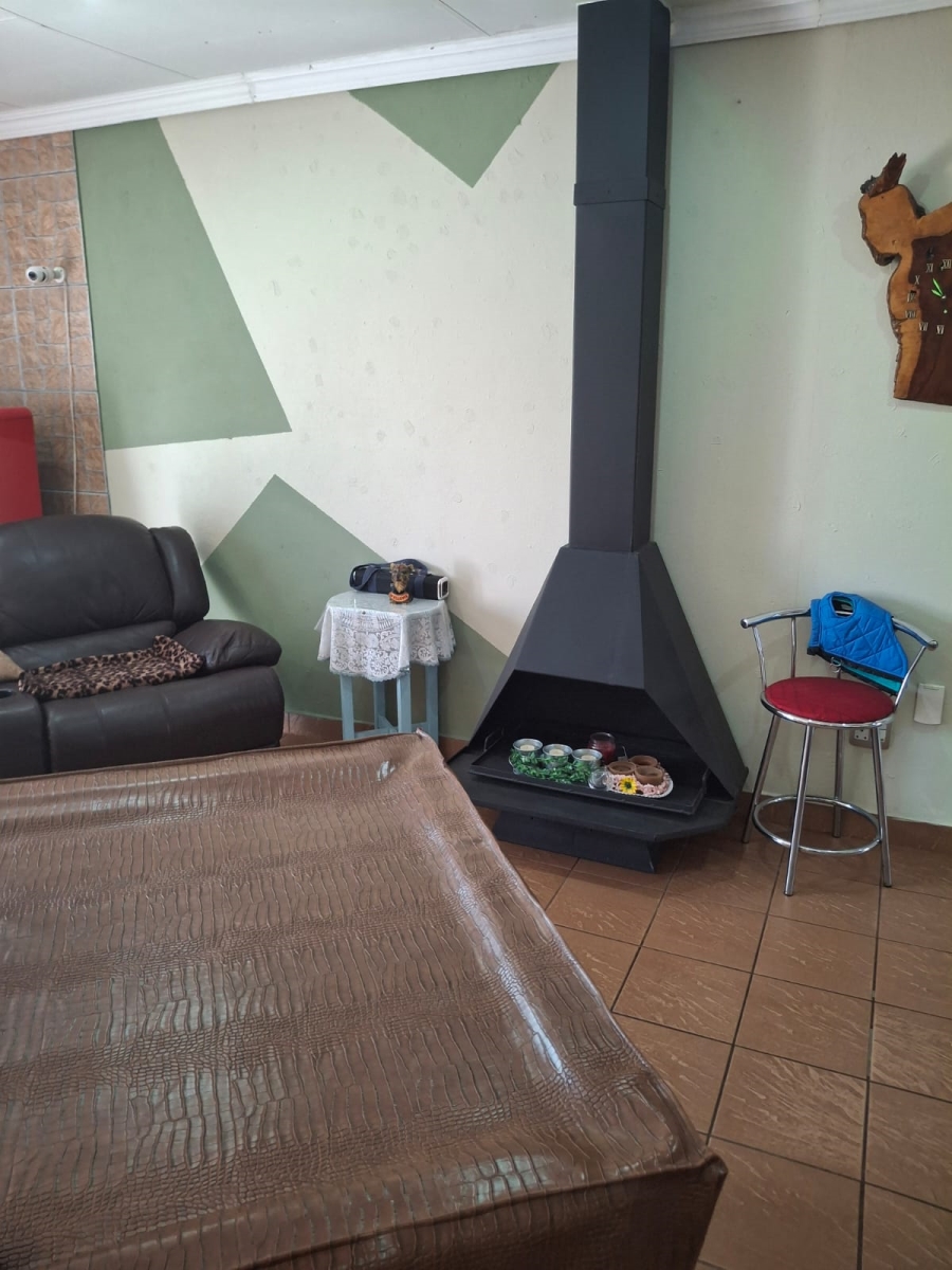 3 Bedroom Property for Sale in Helikonpark Gauteng