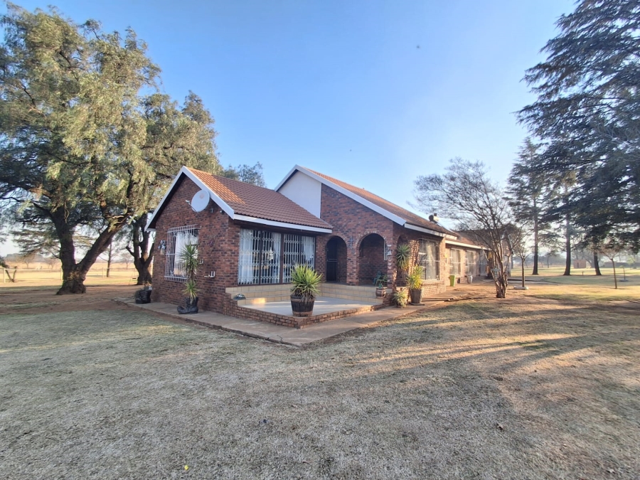 3 Bedroom Property for Sale in Falcon Ridge Gauteng