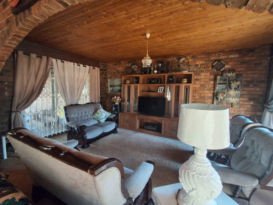3 Bedroom Property for Sale in Falcon Ridge Gauteng