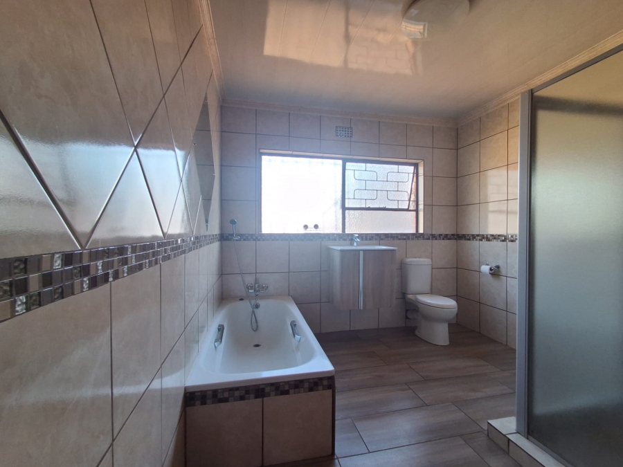 3 Bedroom Property for Sale in Falcon Ridge Gauteng