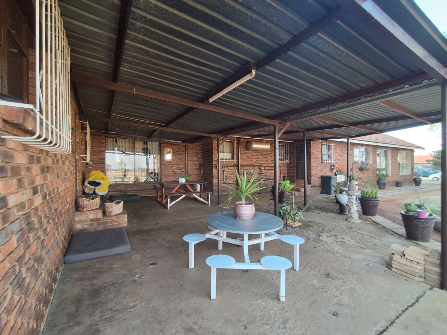 3 Bedroom Property for Sale in Falcon Ridge Gauteng