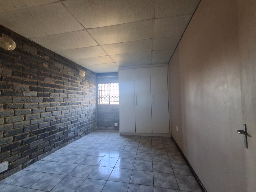 3 Bedroom Property for Sale in Falcon Ridge Gauteng