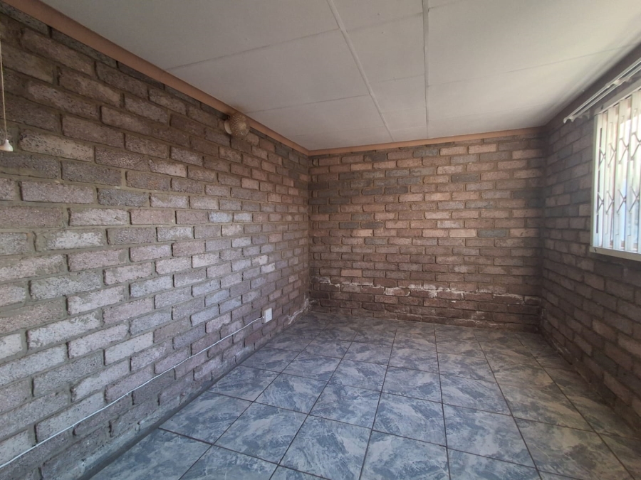 3 Bedroom Property for Sale in Falcon Ridge Gauteng