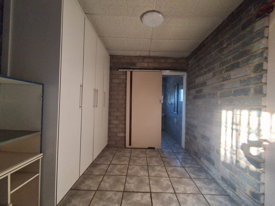 3 Bedroom Property for Sale in Falcon Ridge Gauteng