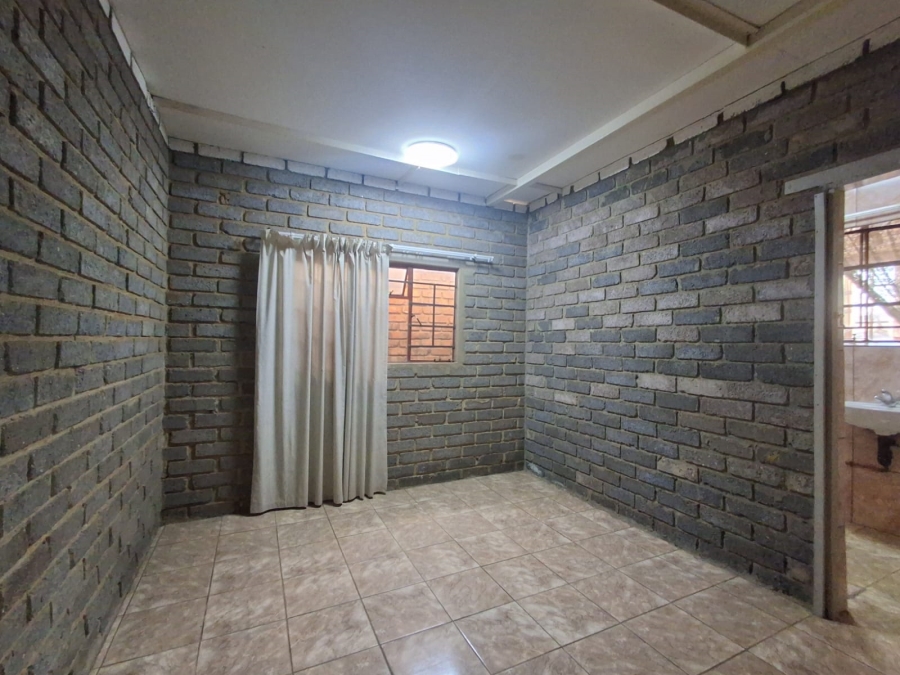 3 Bedroom Property for Sale in Falcon Ridge Gauteng