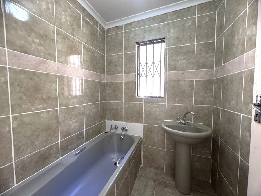 3 Bedroom Property for Sale in Vosloorus Gauteng