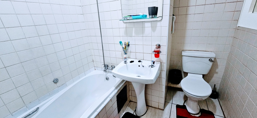 2 Bedroom Property for Sale in Three Rivers Gauteng