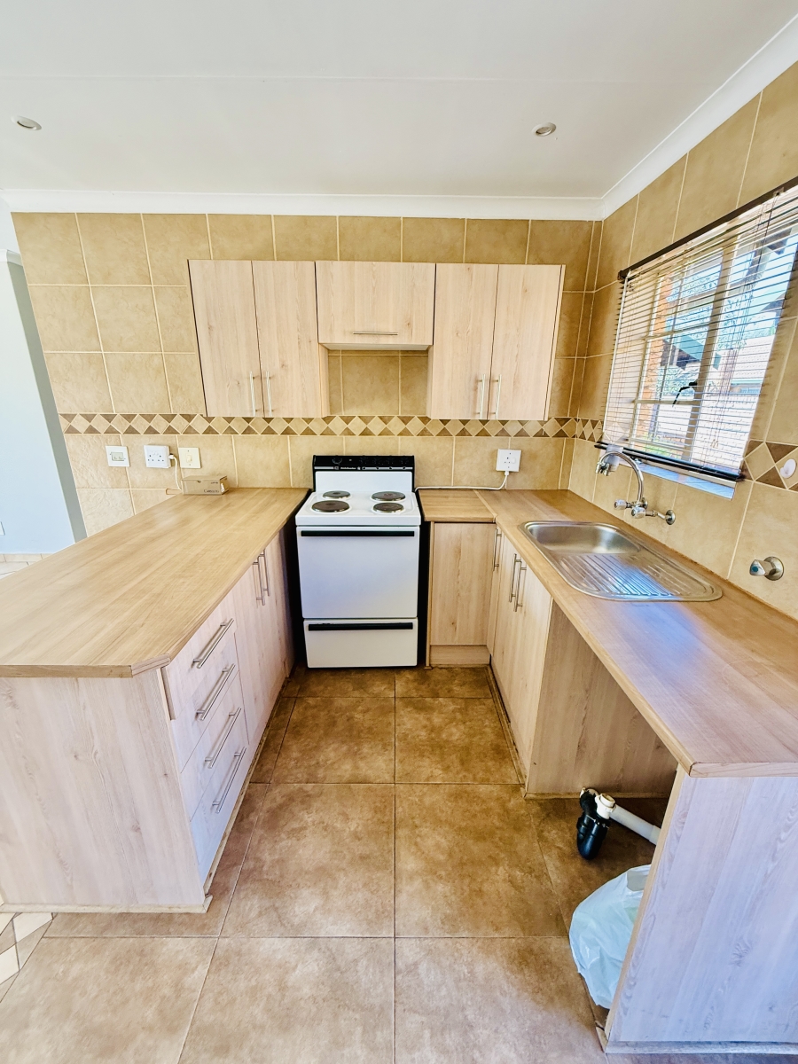 2 Bedroom Property for Sale in Garsfontein Gauteng
