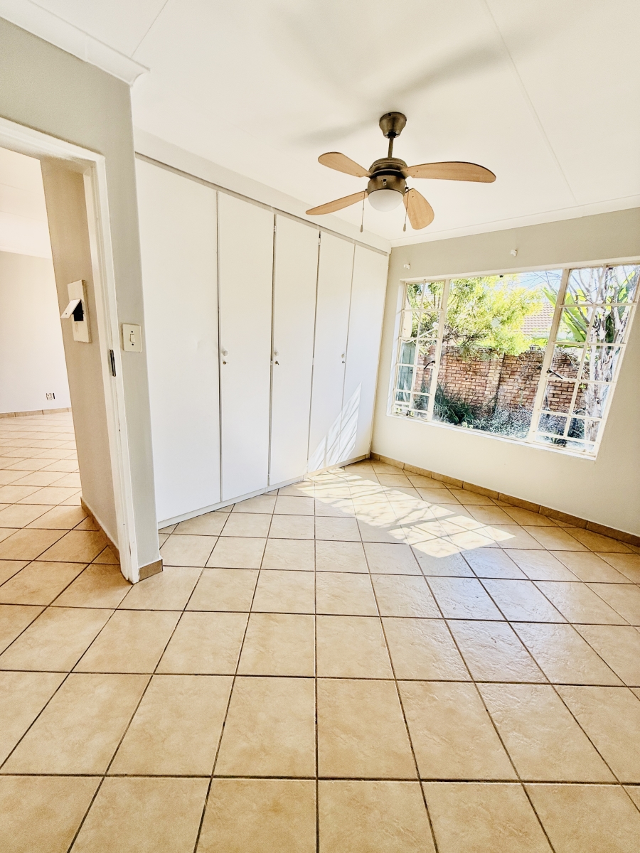 2 Bedroom Property for Sale in Garsfontein Gauteng