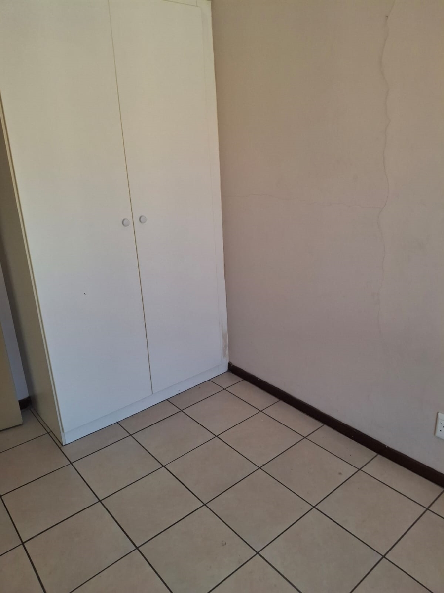 2 Bedroom Property for Sale in Greenhills Gauteng