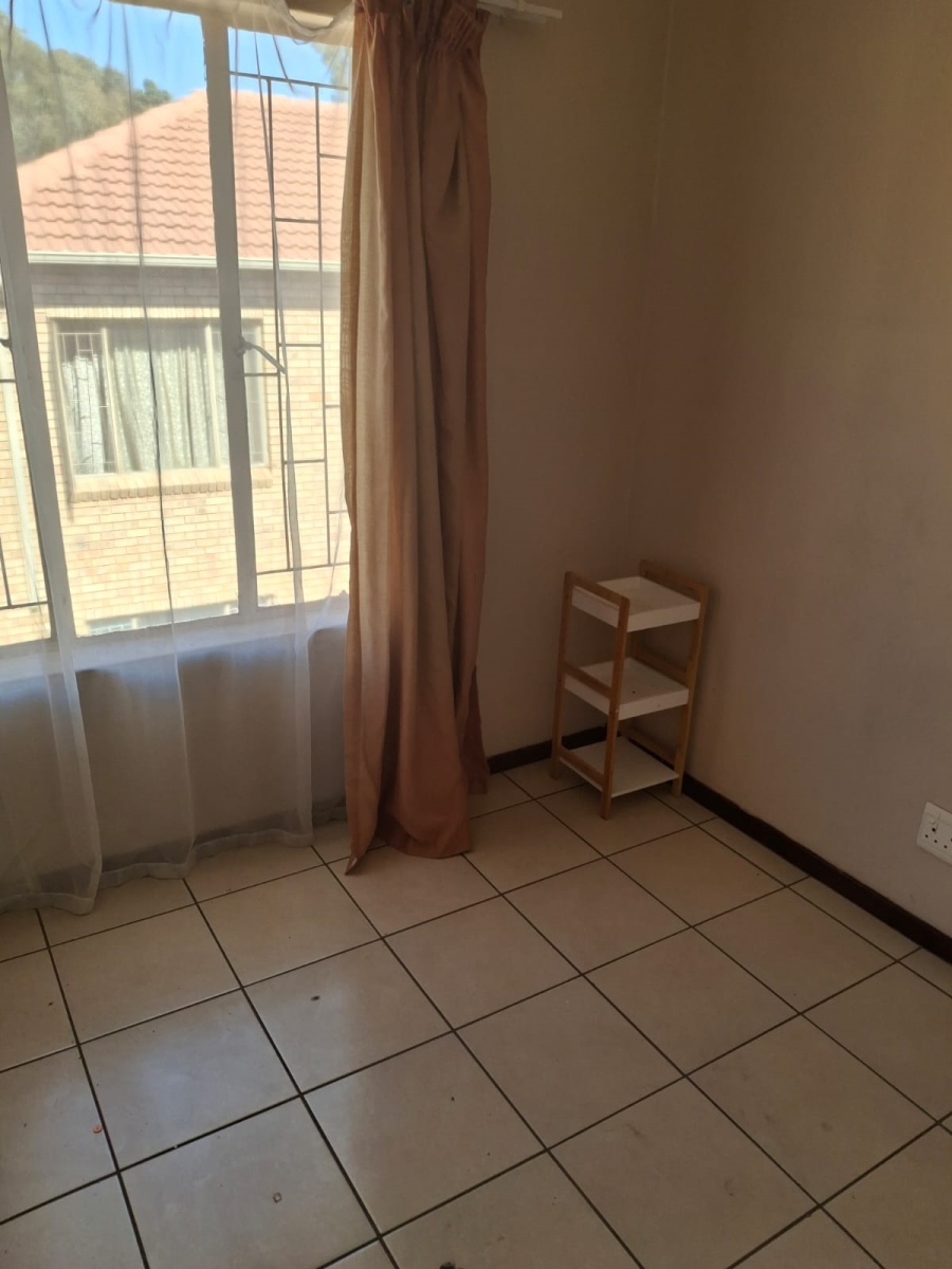 2 Bedroom Property for Sale in Greenhills Gauteng
