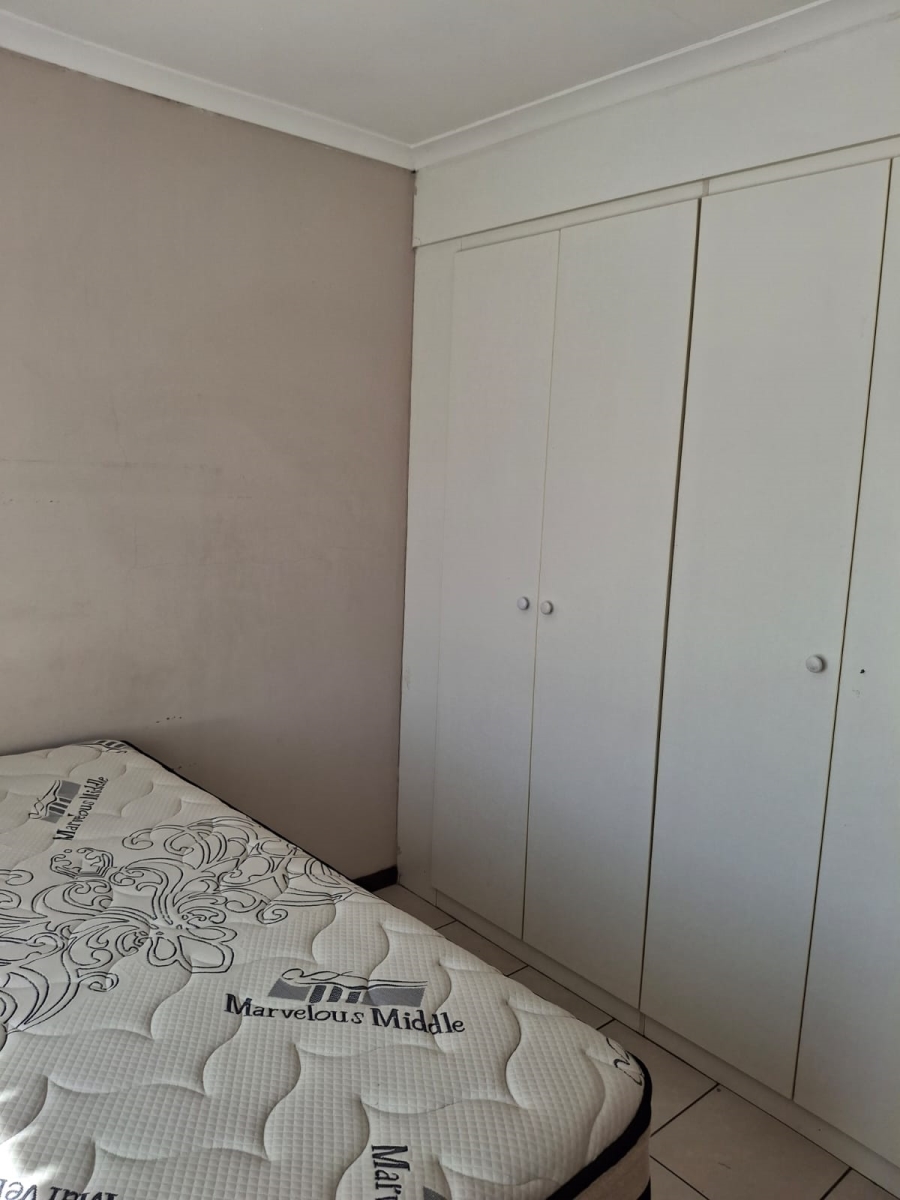 2 Bedroom Property for Sale in Greenhills Gauteng