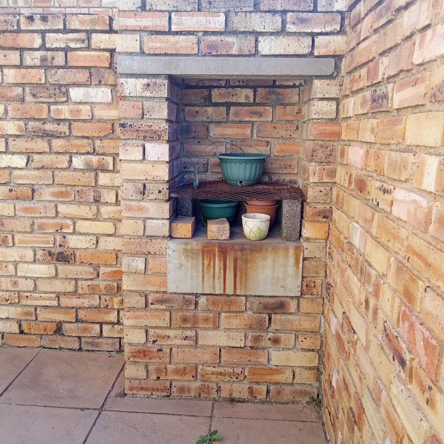 2 Bedroom Property for Sale in Groblerpark Gauteng