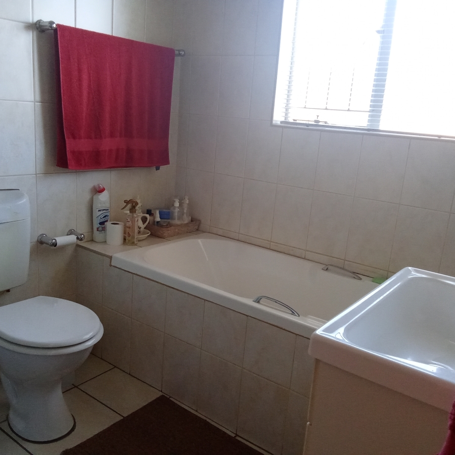 2 Bedroom Property for Sale in Groblerpark Gauteng