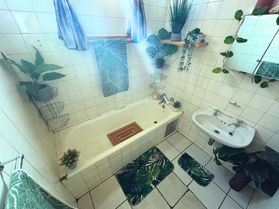 2 Bedroom Property for Sale in Hennopspark Gauteng