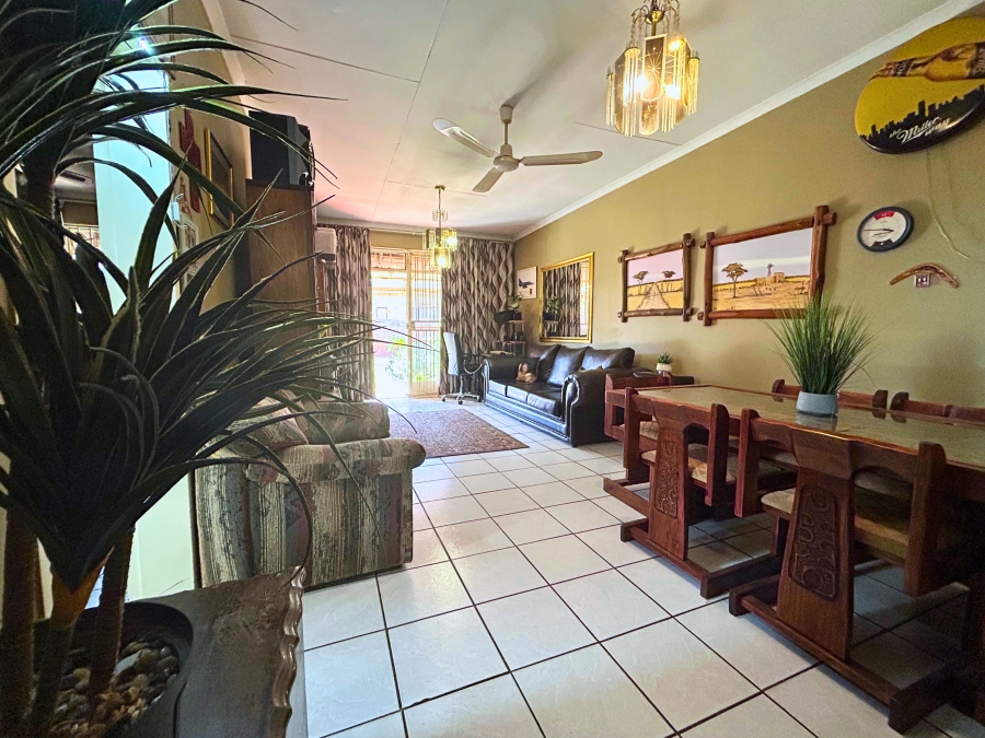 2 Bedroom Property for Sale in Hennopspark Gauteng