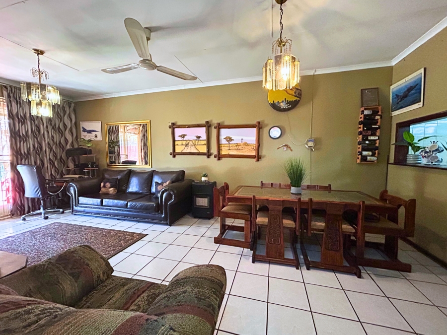 2 Bedroom Property for Sale in Hennopspark Gauteng