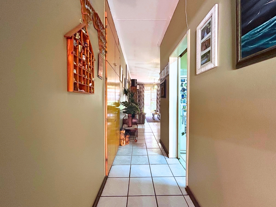2 Bedroom Property for Sale in Hennopspark Gauteng
