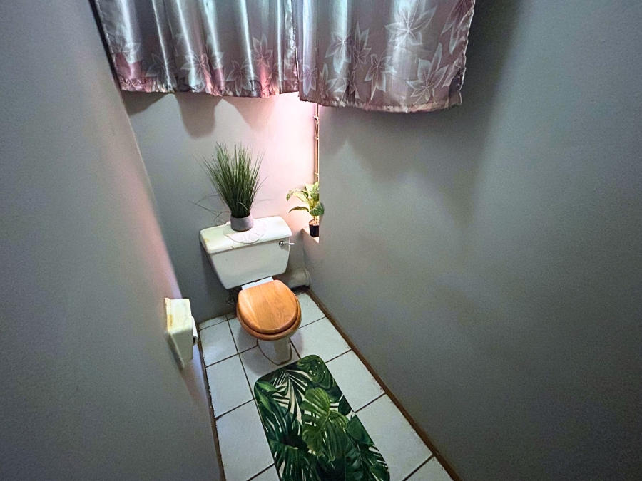 2 Bedroom Property for Sale in Hennopspark Gauteng