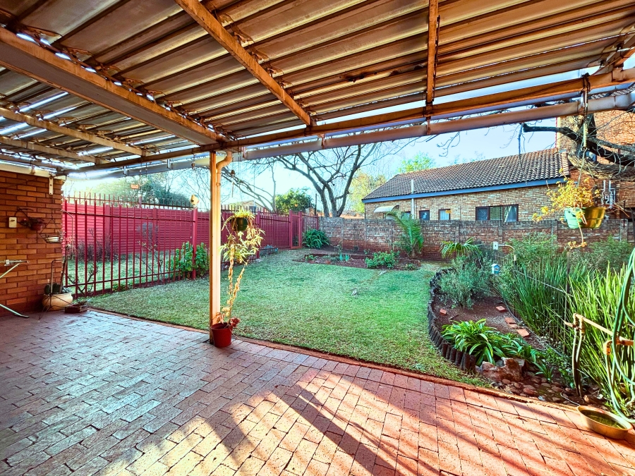 2 Bedroom Property for Sale in Hennopspark Gauteng