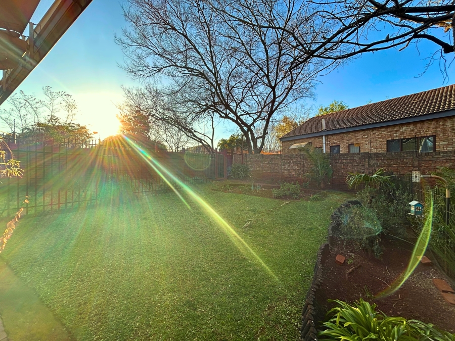 2 Bedroom Property for Sale in Hennopspark Gauteng