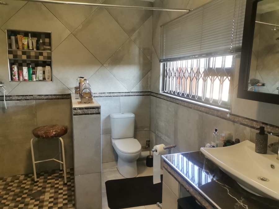 5 Bedroom Property for Sale in Vanderbijlpark SW 5 Gauteng