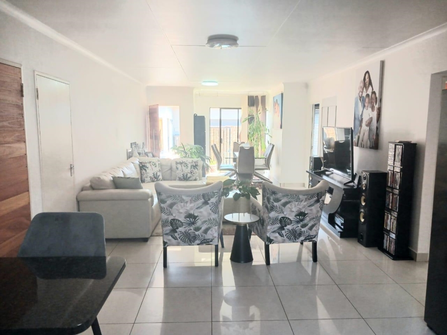 3 Bedroom Property for Sale in Parkrand Gauteng
