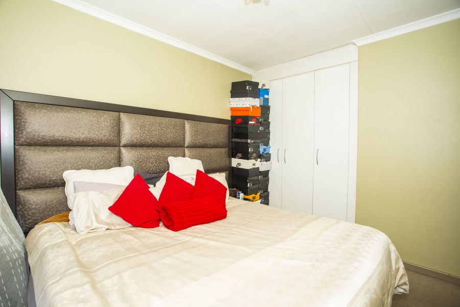 2 Bedroom Property for Sale in Vorna Valley Gauteng