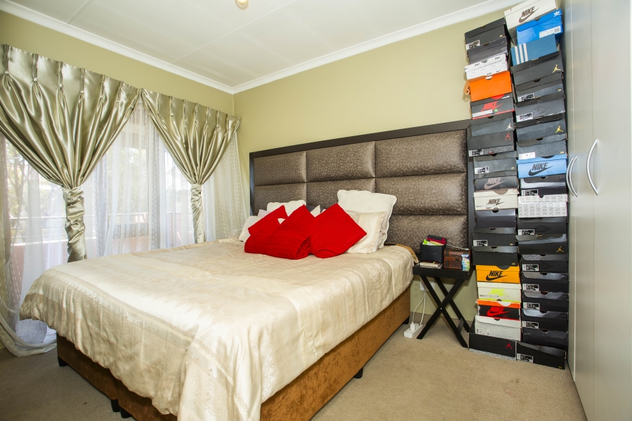 2 Bedroom Property for Sale in Vorna Valley Gauteng