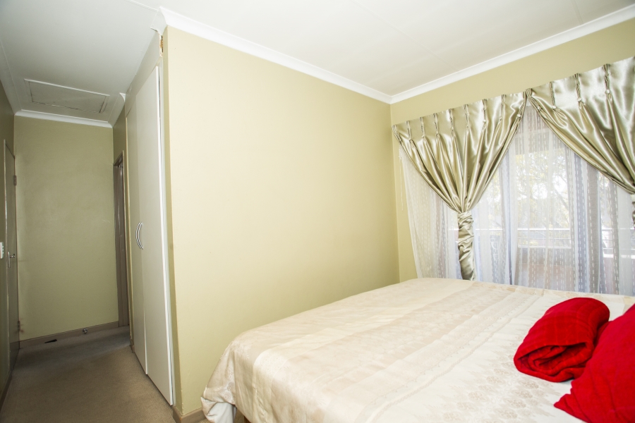 2 Bedroom Property for Sale in Vorna Valley Gauteng
