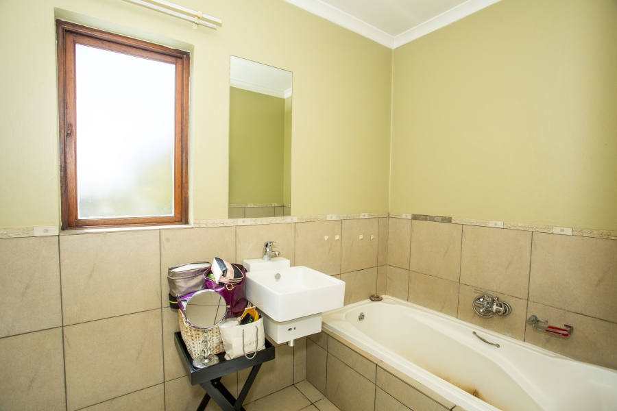 2 Bedroom Property for Sale in Vorna Valley Gauteng